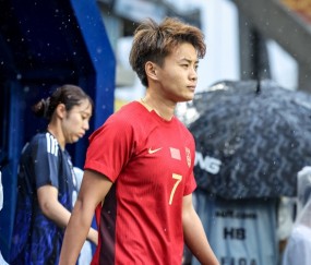 极速电竞比分网-记者：王霜东亚杯三场攻守都没有太大贡献，是时候离开中国女足了